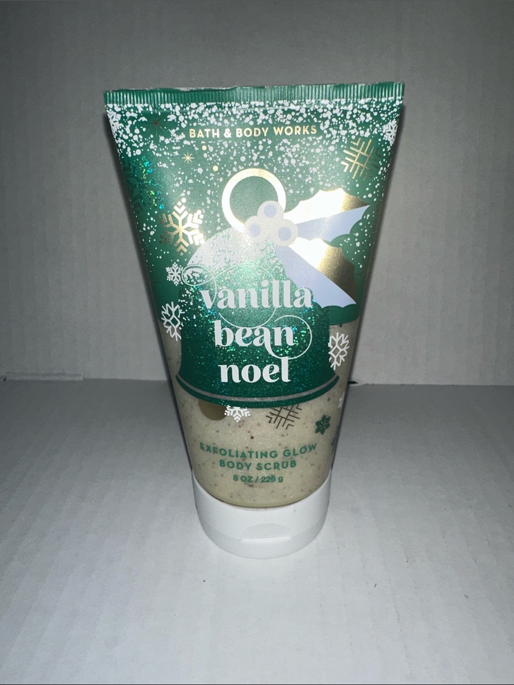 Bath & Body Works Vanilla Bean Noel Exfoliating Glow Body Scrub - Green & White